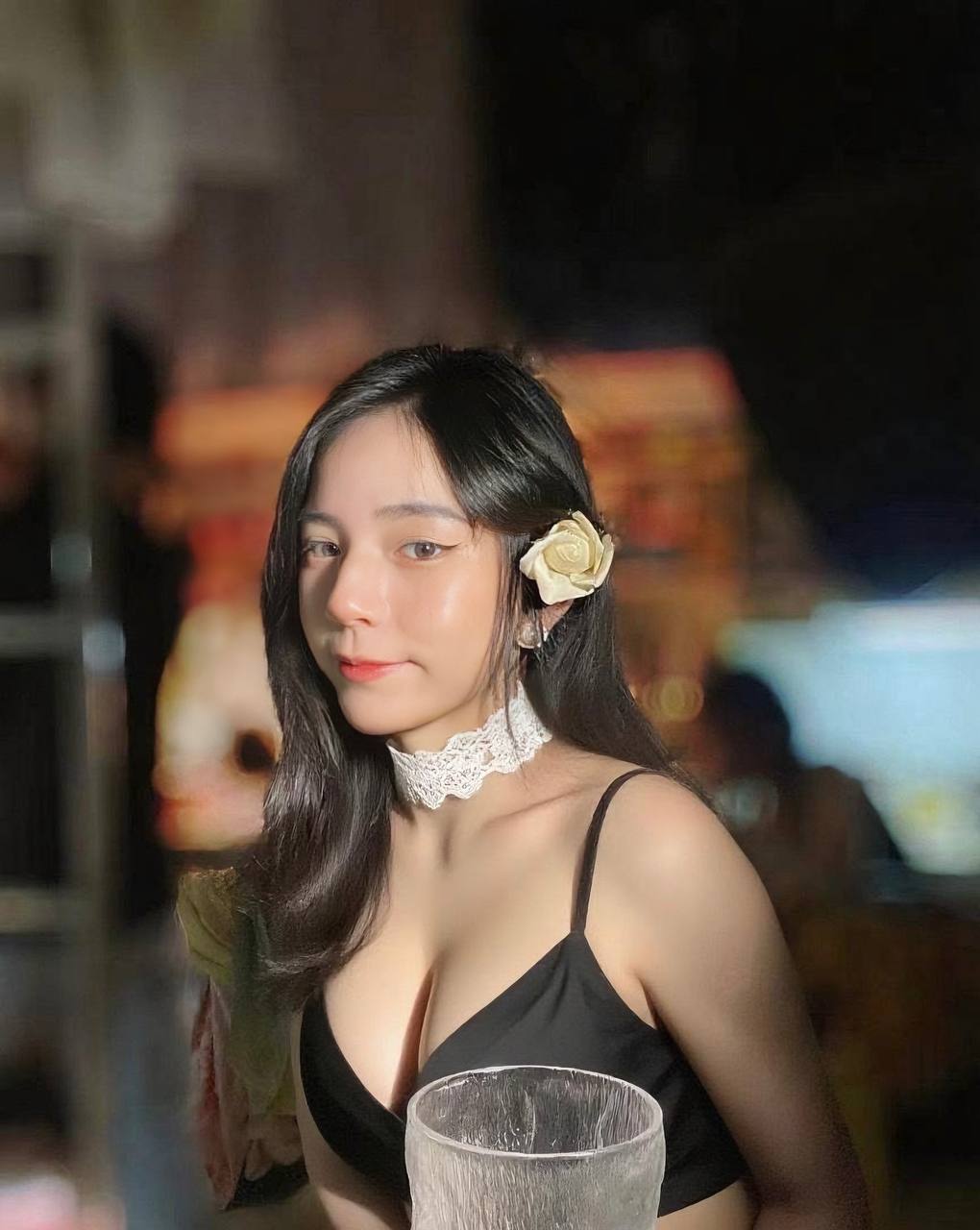快手网红 蜜桃金金 穿着透视连体衣尽情展露丰乳肥臀