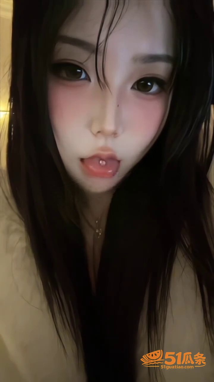 豚豚 天然巨乳大学生相关图片6