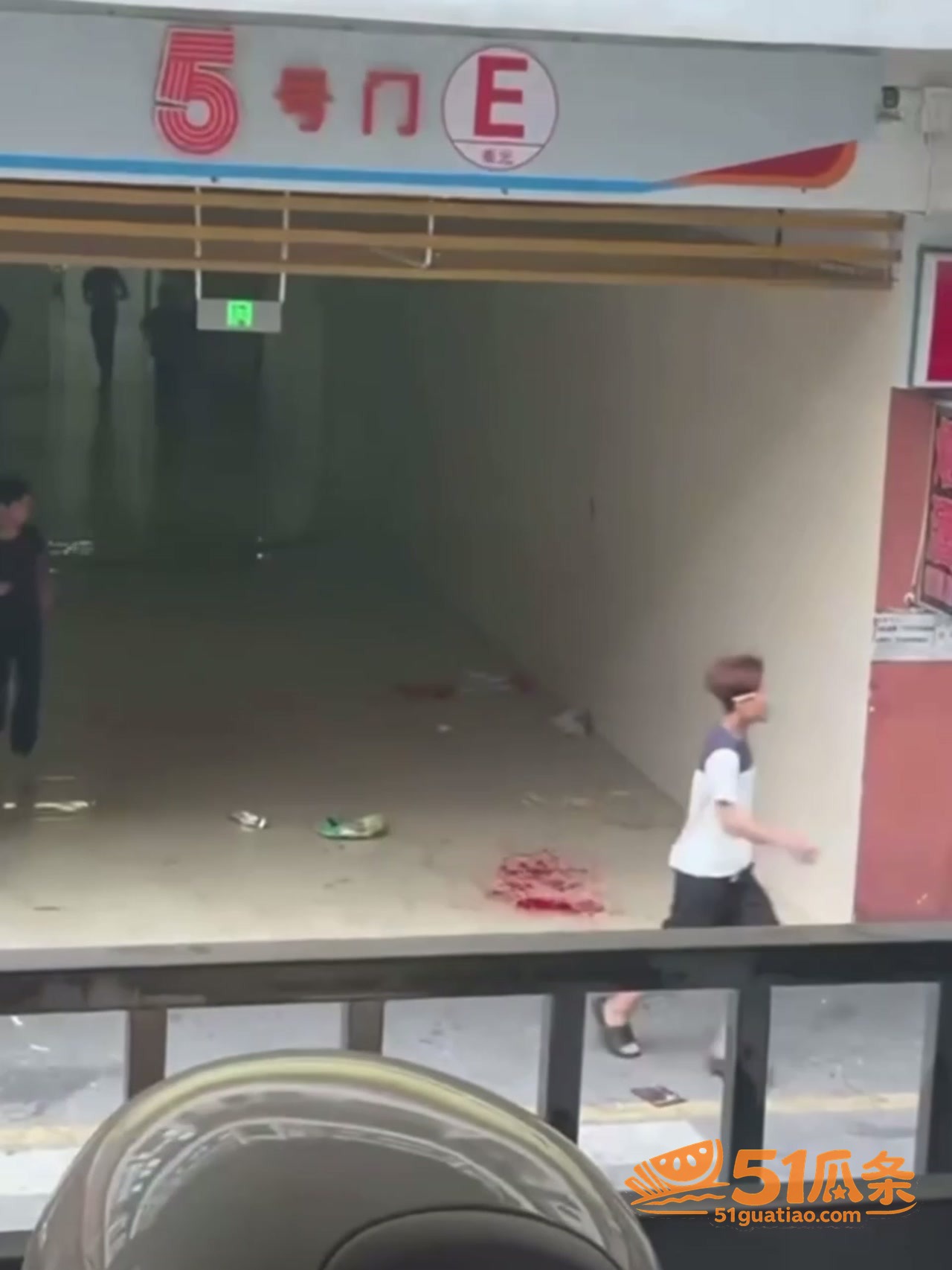 精神小伙 南宁大学公相关图片1