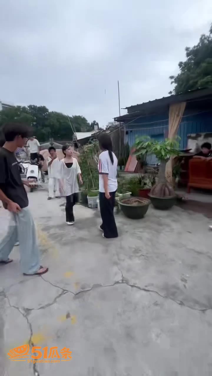 精神小妹 普宁中学围相关图片3