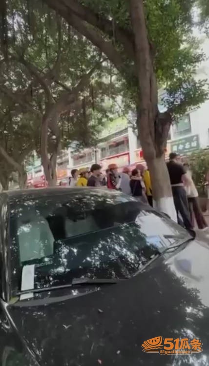 成都男子开妻家车包养相关图片2