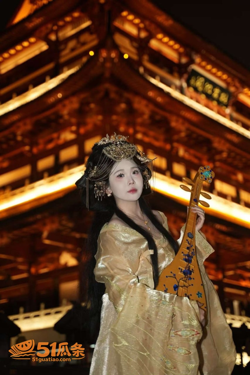 反差婊 杨婷 巨乳学相关图片4