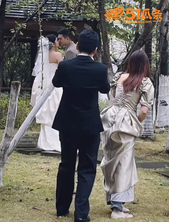 谭竹 二婚丈夫持刀上相关图片5