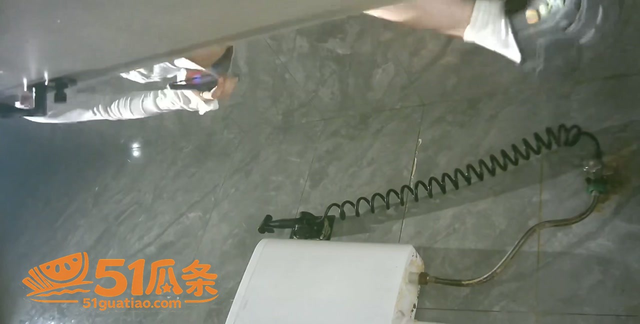 KTV美女 女厕偷拍相关图片6