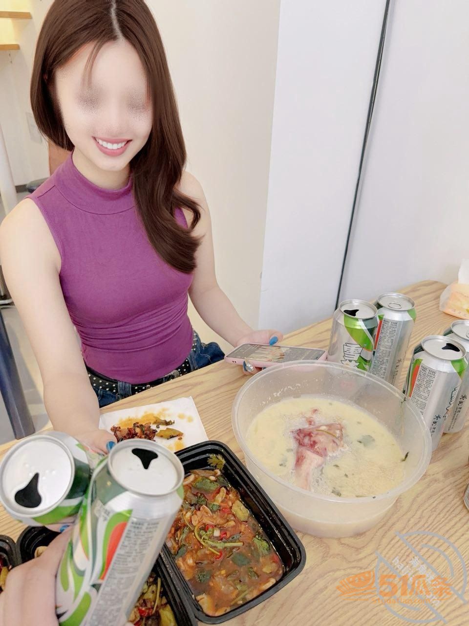 尤物负债小嫂子 被小相关图片1