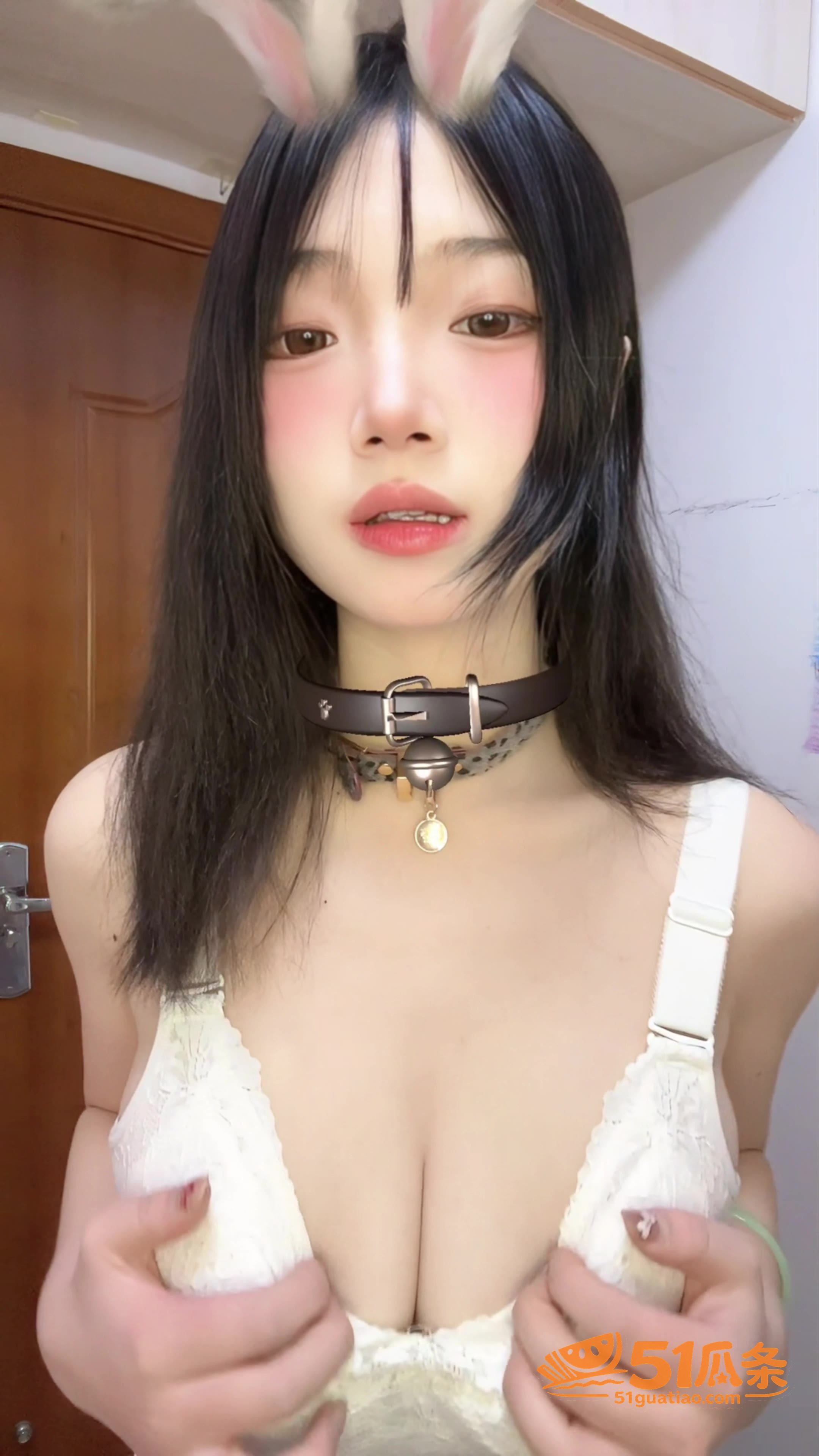 清纯大学生 穿兔耳内相关图片3