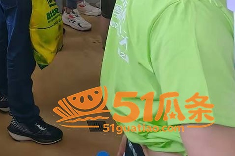 隐私权 景区女游客 强闯男厕围观小便 引发性别特权争议