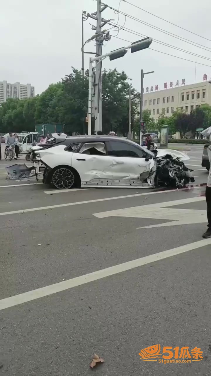 极氪001酒驾 狂飙相关图片6