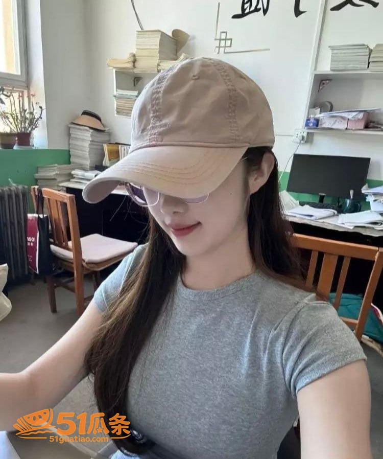 尹梦琪 护理学院眼镜相关图片1