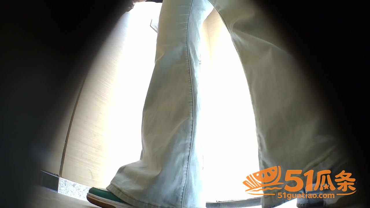 格子衫美女 夜总会女相关图片4