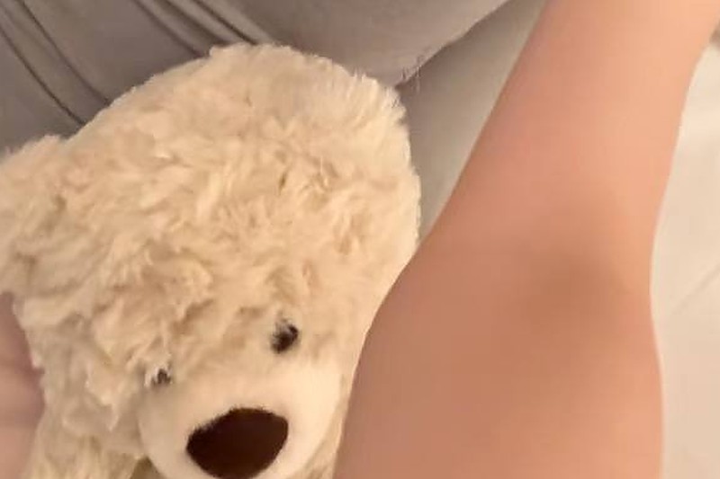 山东青岛工程学院网红女教师 薛柏杉 师生约炮门聊天记录与视频被丈夫公开