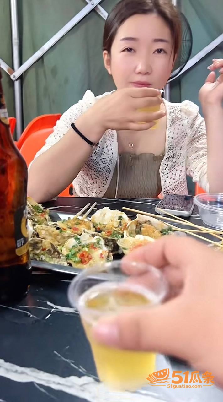 女司机 迎迎 出轨两相关图片15
