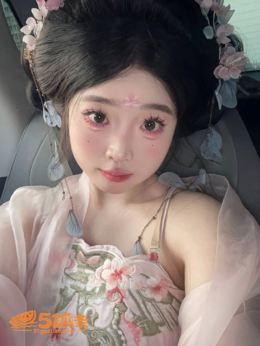 和平精英女网红 柔柔柔柔 表面清纯卖惨私下约前男友开房还嫌弃不够猛