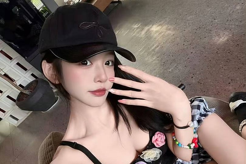 吃瓜剧情 鹿晗 出轨证据升级 司晓迪晒聊天记录及亲密照