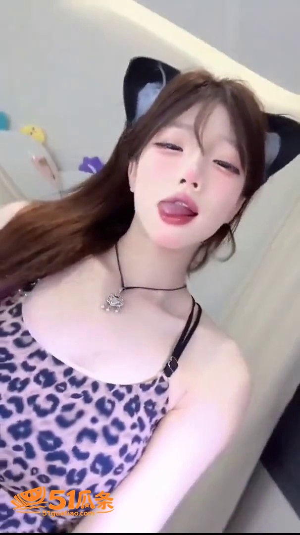 茜茜酱 甜美博主反差相关图片2