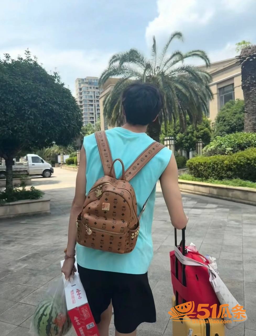 不吃汉堡 立单身人设相关图片18