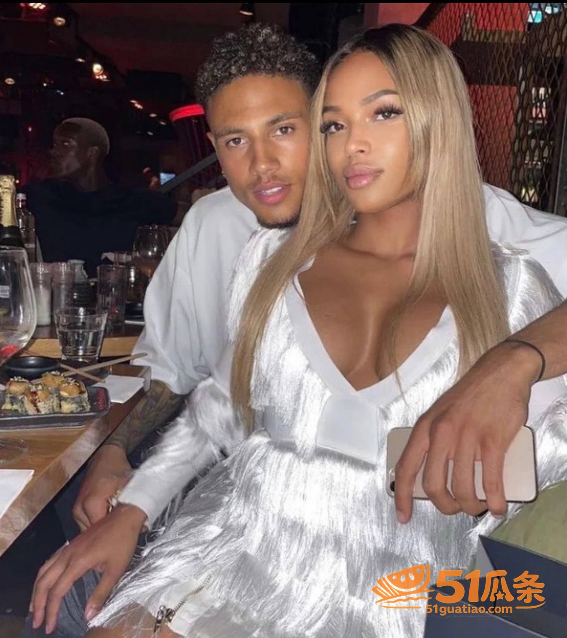 Cardi B 巴黎热吻爆帅门将 反转被前女友爆家暴出轨