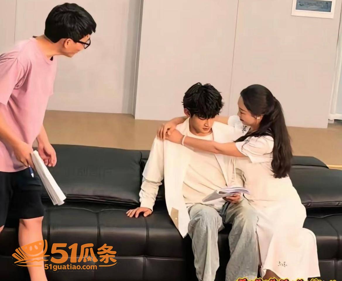 钟宇飞 接拍富婆导演相关图片23