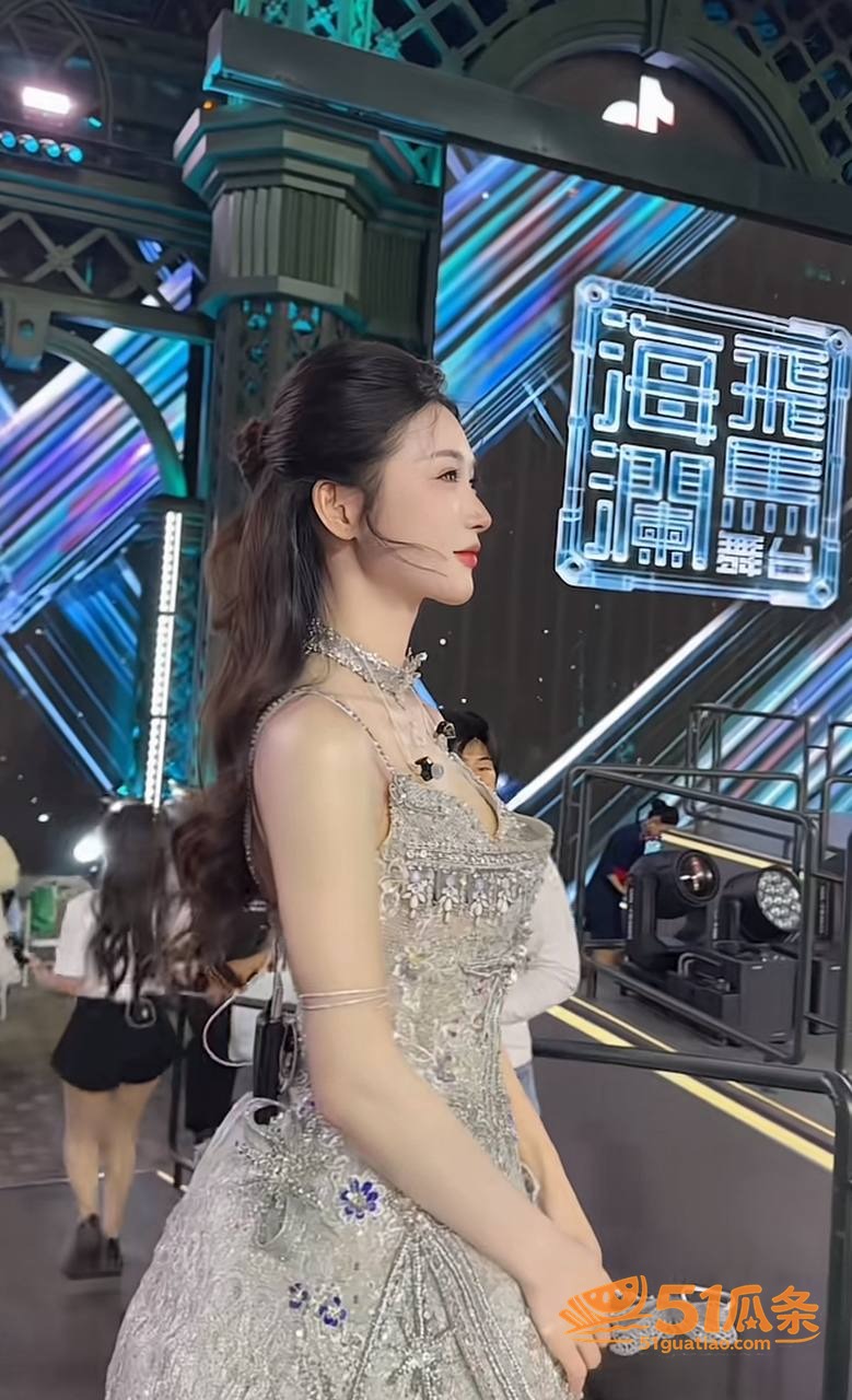 周子冉 早年定制视频相关图片9