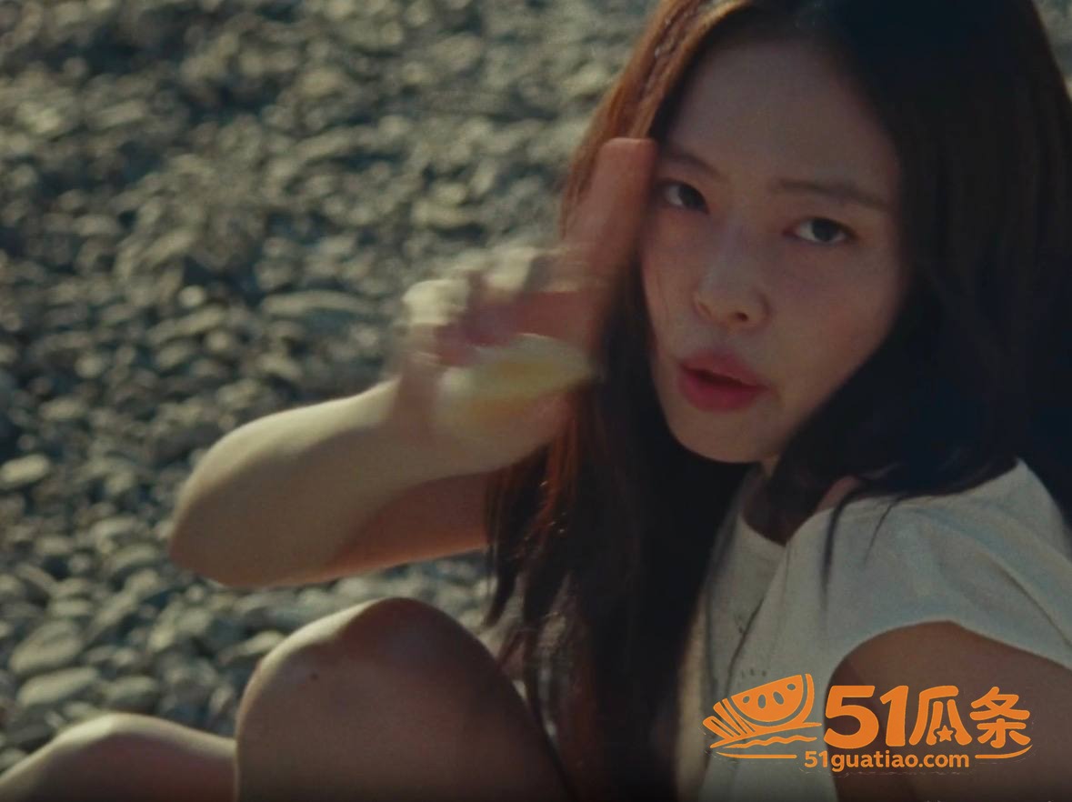 Jennie 新MV相关图片1