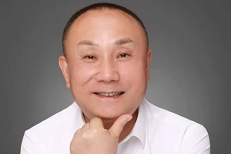 陕西西安赛格商场 严鹏 遭天价罚单逼至跳楼 揭秘商场之争