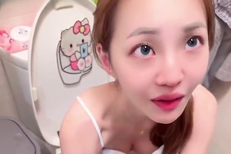 高颜值女孩 逛街 一日Vlog 反差口交阳台后入