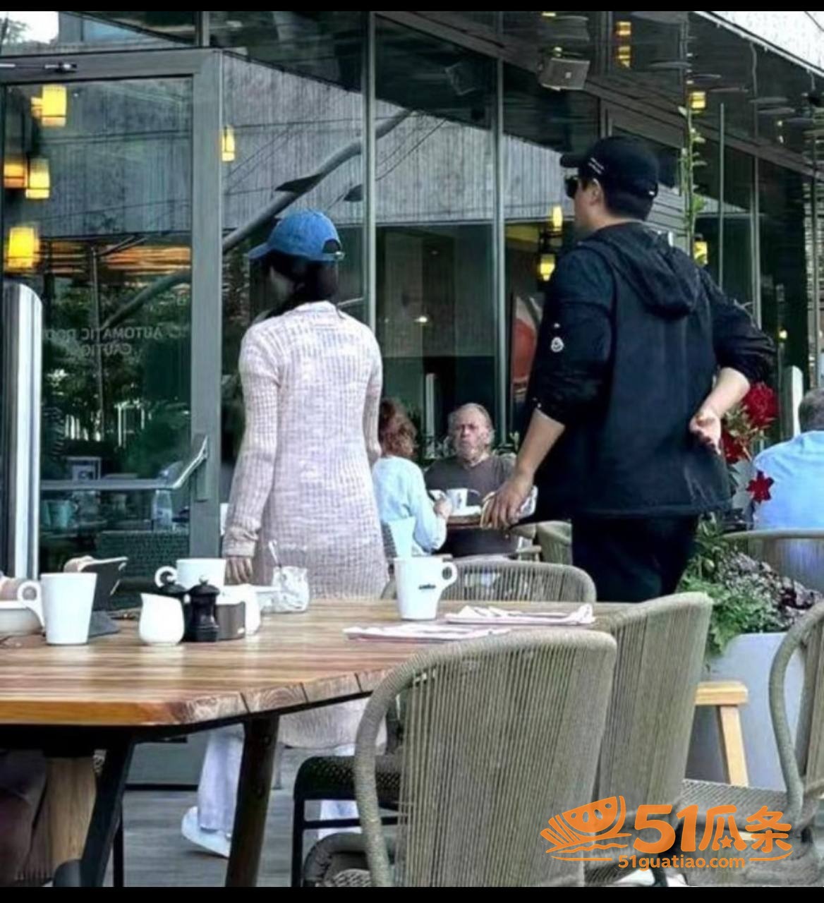 陈思诚 带小21岁女相关图片8