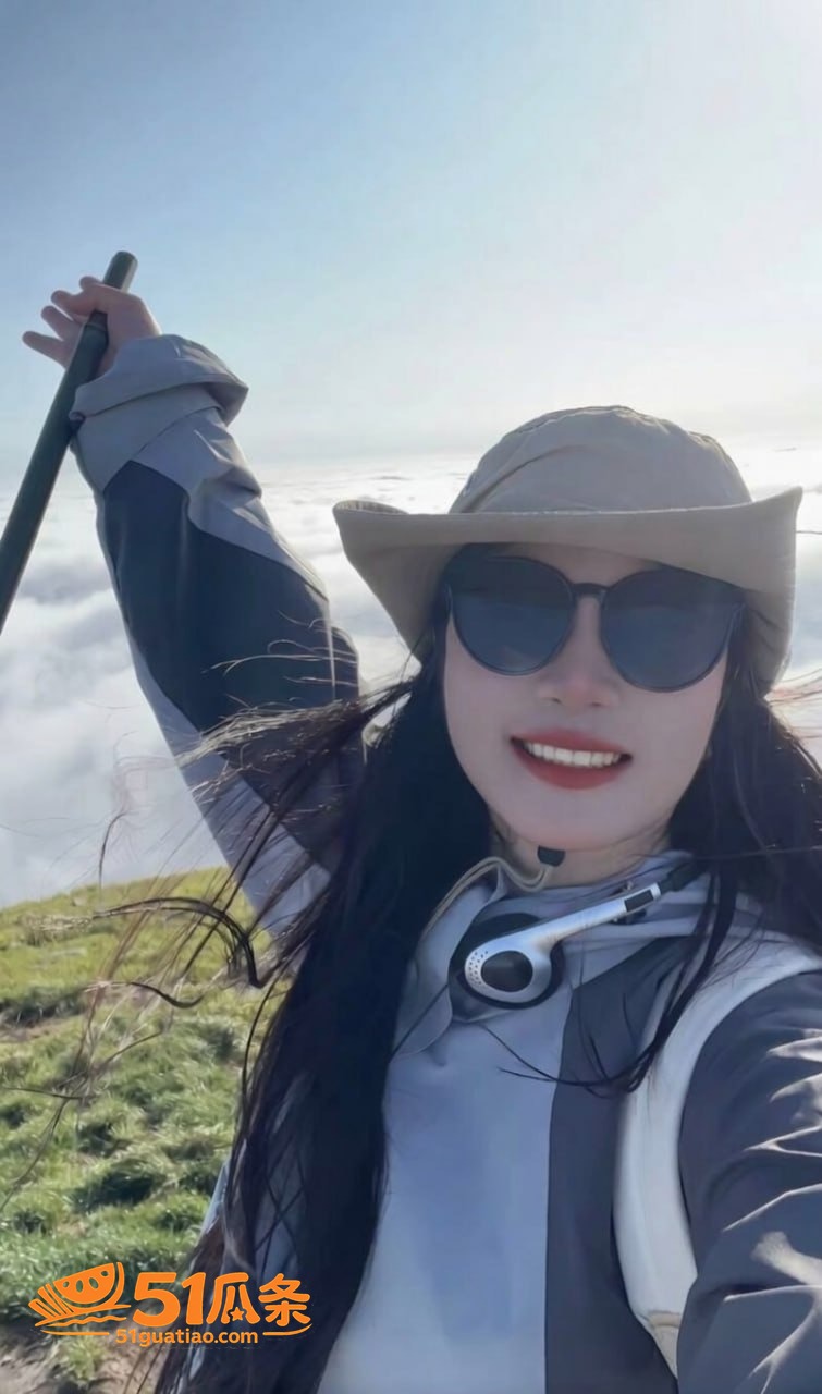 大理女摄影网红 熏悟空的孙 出轨门爆料 同时操三人 性爱视频流出